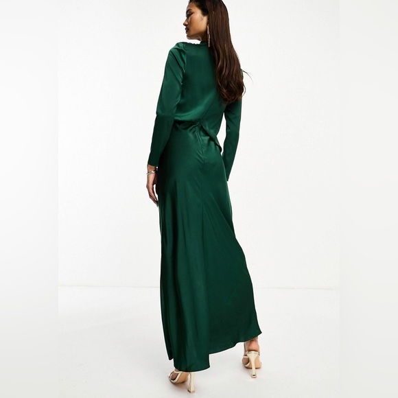 ASOS satin tuck detail maxi dress with ruched detail in forest green size 6 NWTS - Picture 2 of 6